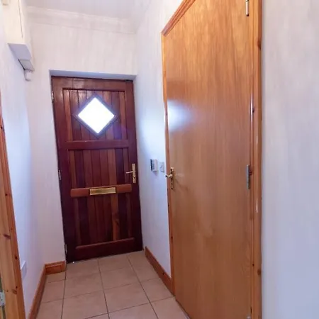 Guestready - Lovely Semi-d With Private Garden