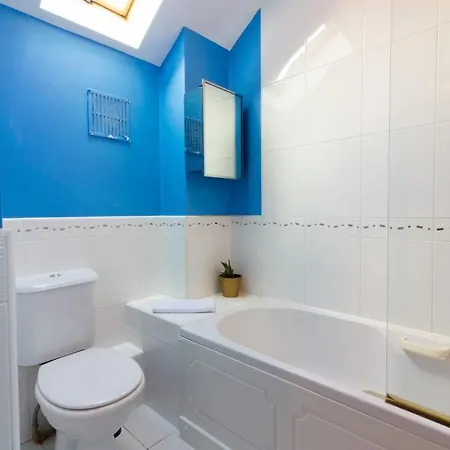 Prázdninový dům Guestready - Lovely Semi-d With Private Garden