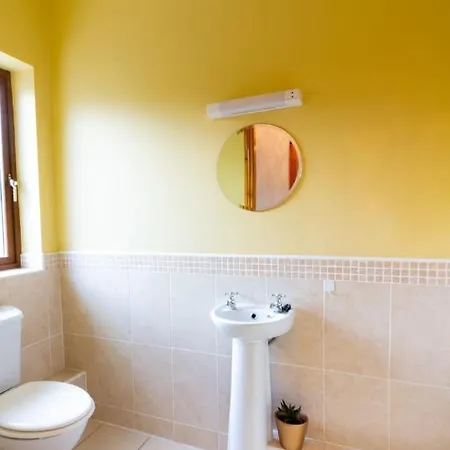 Guestready - Lovely Semi-d With Private Garden Holiday home