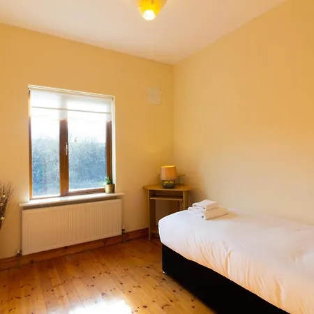Guestready - Lovely Semi-d With Private Garden *